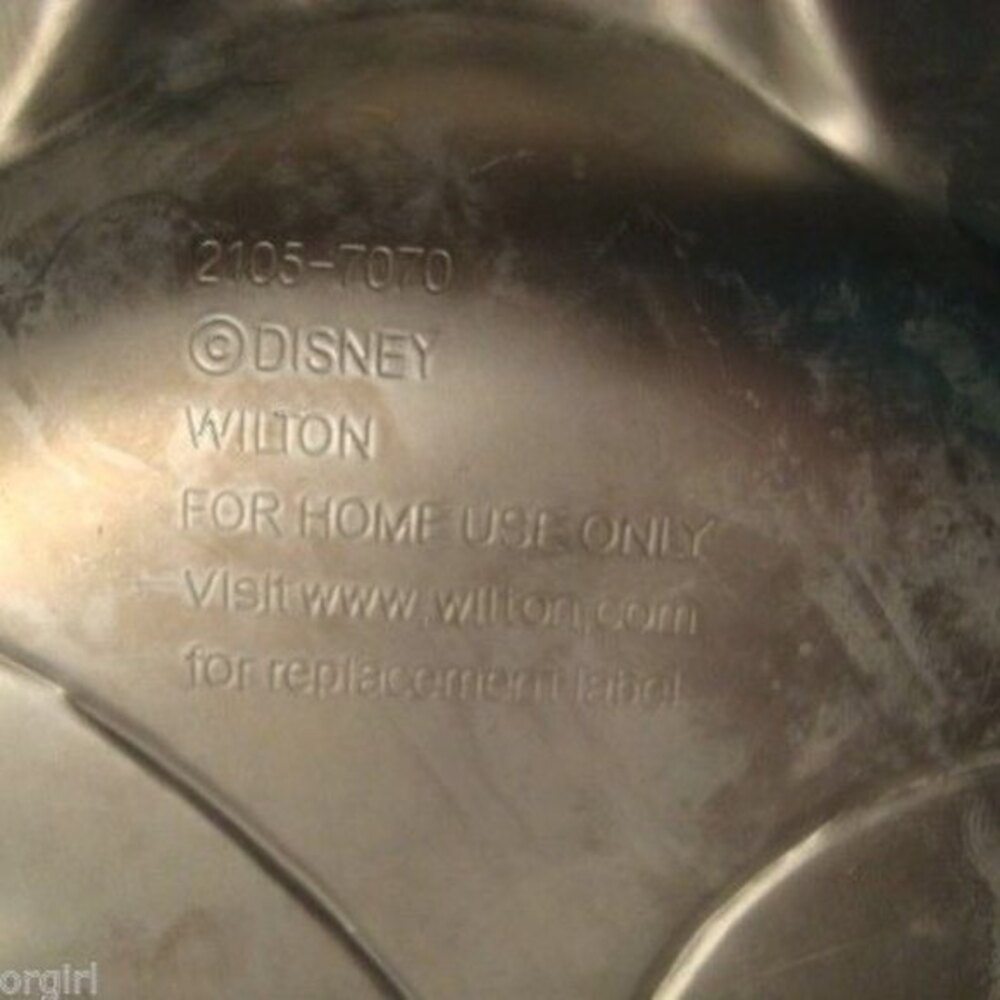 WILTON 2105-7070 Mickey Mouse Club Cake Pan 2010 - Picture 3 of 4